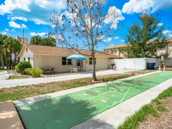 Lovely Three Bedroom Vacation Rental in Siesta Key